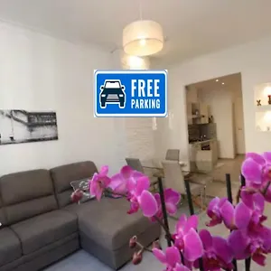  Apartment Exclusive Really Downtown - Free Private Parking Included!